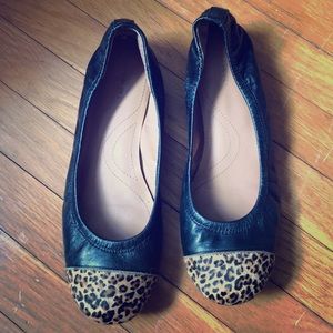 Tahari ‘Carly’ Flat / Size 7